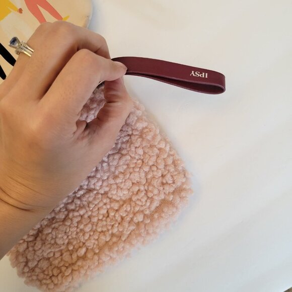 IPSY Set of 2 Multi Use Clutches - Picture 3 of 9